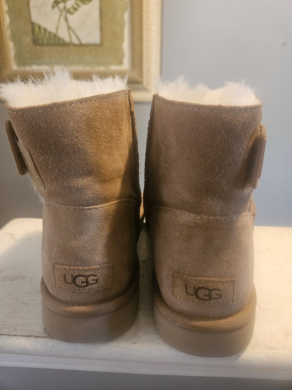 UGG Classic Short Shearling Boots - Chestnut